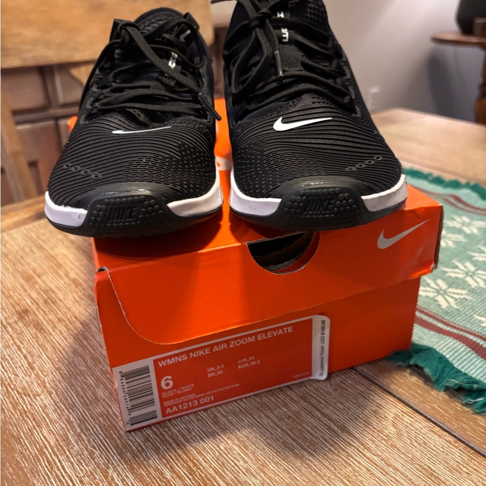 Nike Air Zoom Elevate Women's Black and White Sneakers